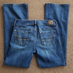 American eagle Favorite boyfriend Jeans size 4